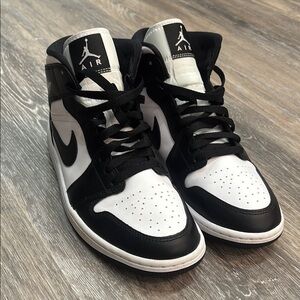 Jordan 1 women’s size 9.5 black and white